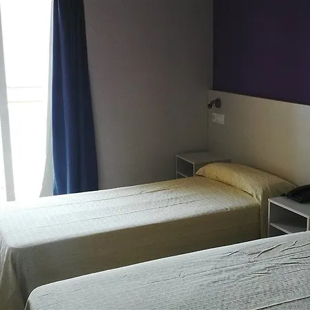 Ξενοδοχείο Esmeralda 3*